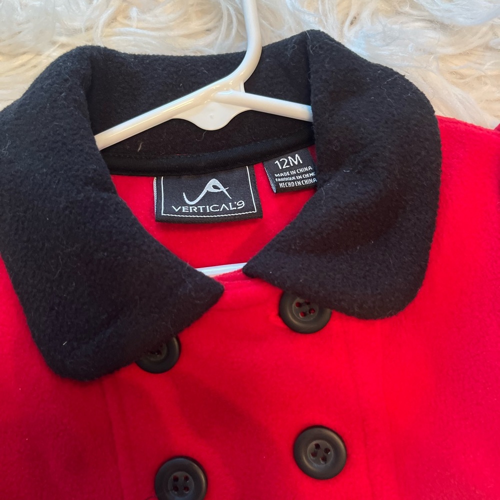 Red coat - Picture 2 of 3
